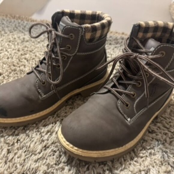 Brown lace-up winter boots with plaid lining size 8.5 - Picture 3 of 6